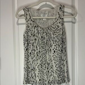 LOFT PETITE MIXED ANIMAL PRINT WHITE SLEEVELESS BLOUSE